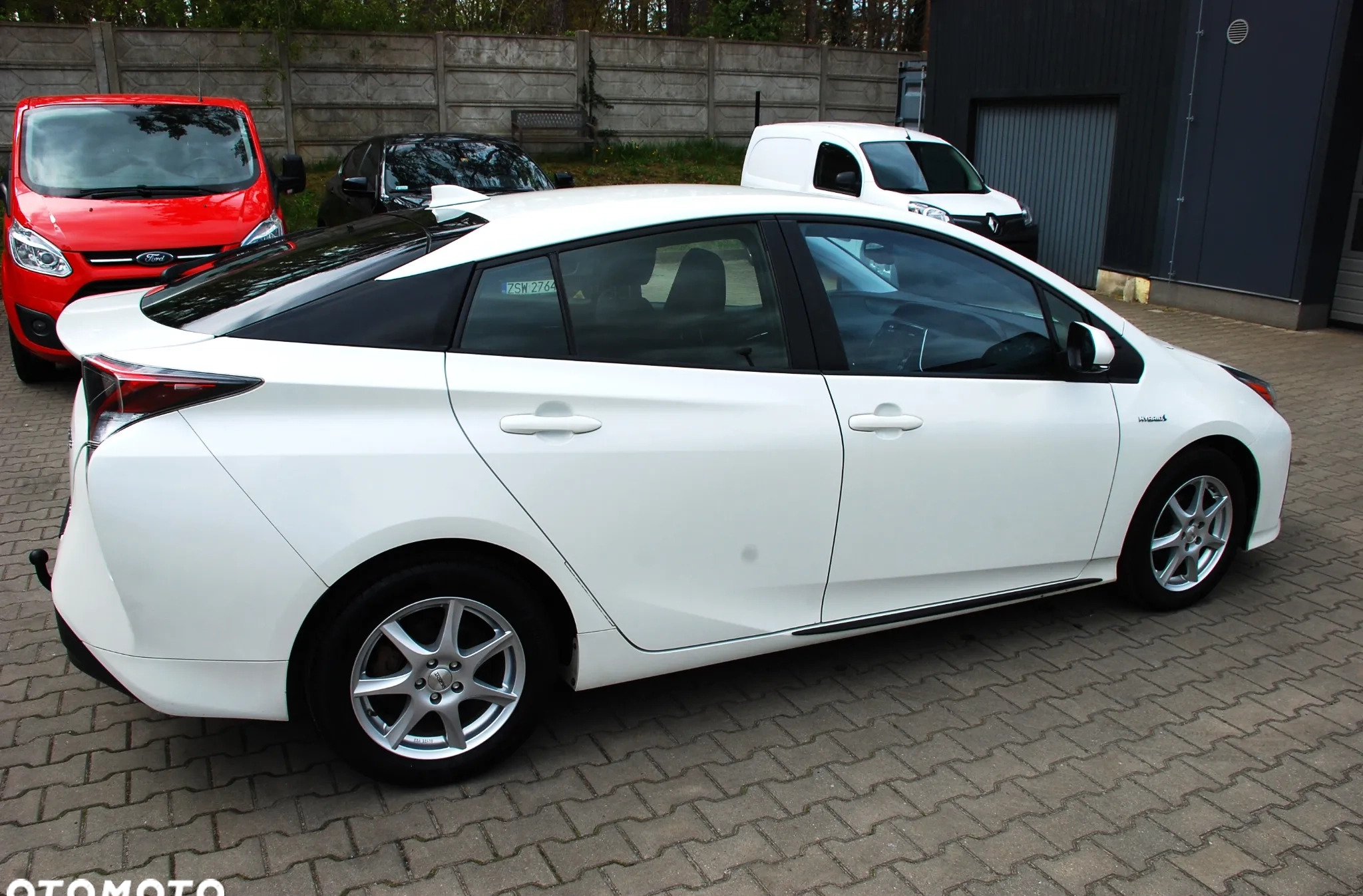 Toyota Prius cena 69820 przebieg: 153000, rok produkcji 2017 z Gołańcz małe 326